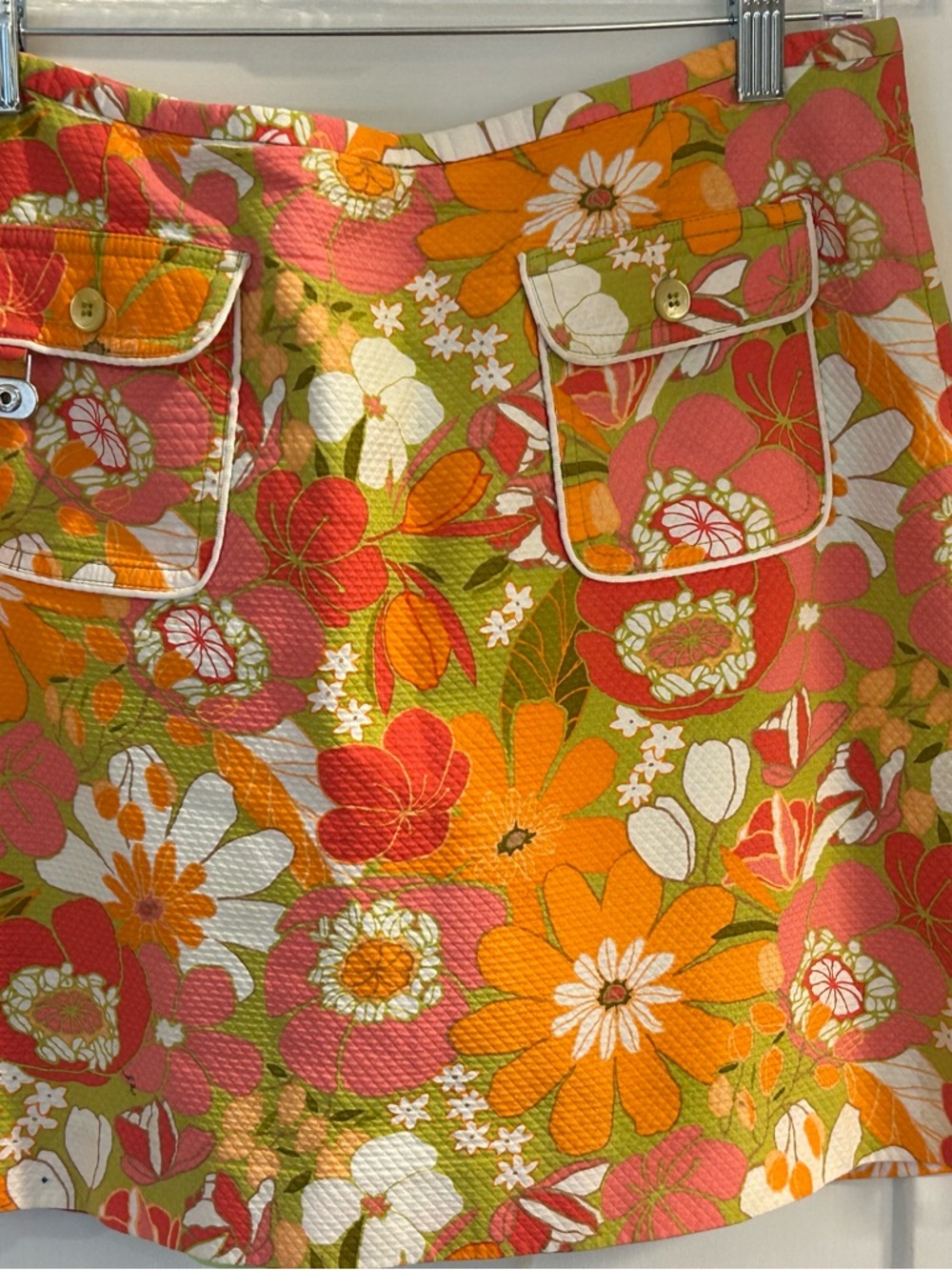 Vibrant 60s-Inspired Floral Golf Skort